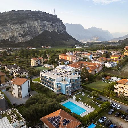 Hotel Holiday Sport & Relax Torbole Sul Garda Exterior photo