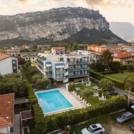 Hotel Holiday Sport & Relax Torbole Sul Garda Exterior photo