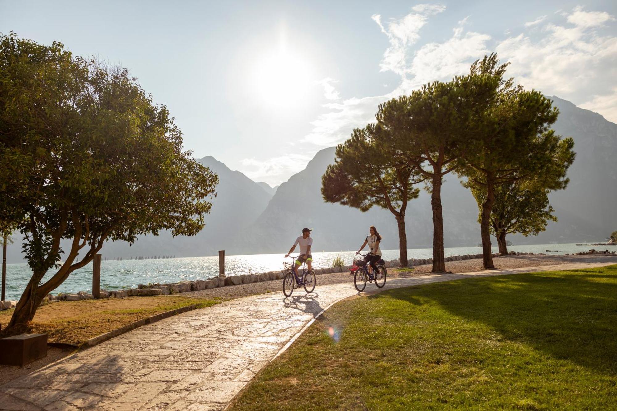 Hotel Holiday Sport & Relax Torbole Sul Garda Exterior photo