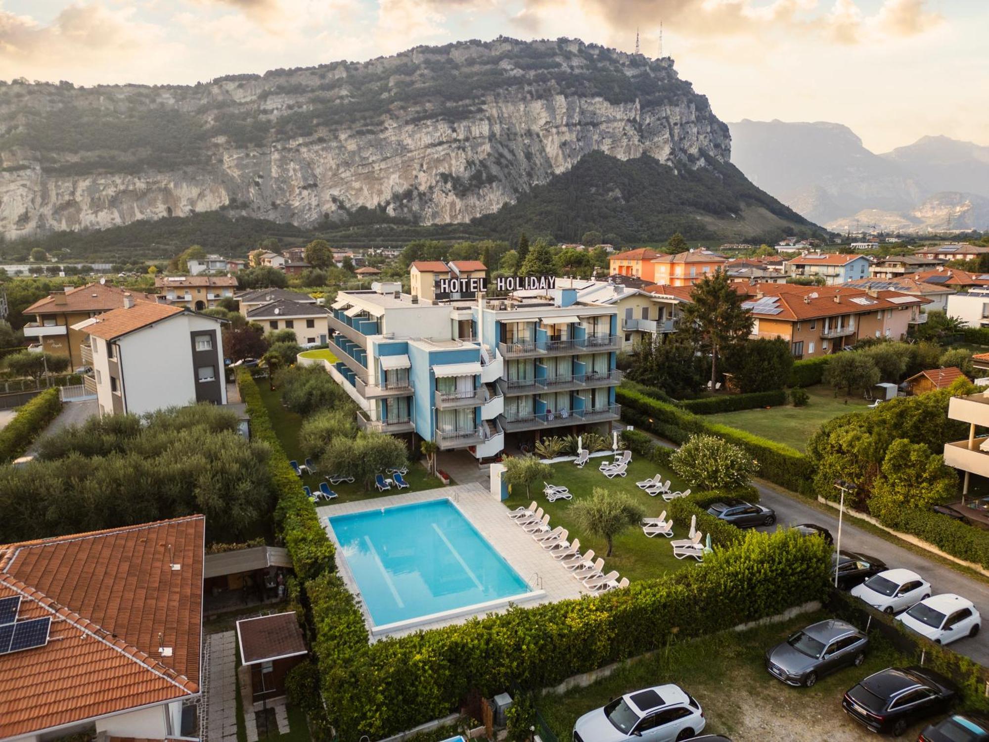 Hotel Holiday Sport & Relax Torbole Sul Garda Exterior photo